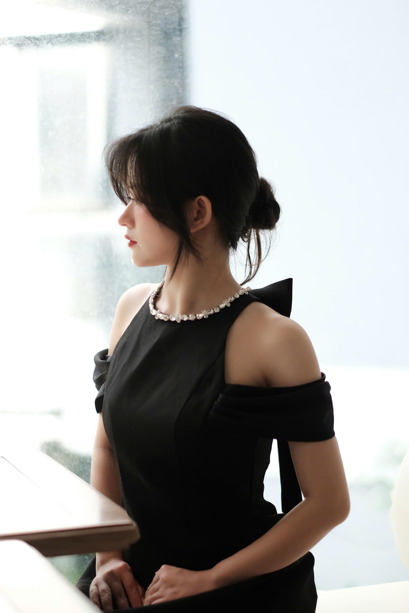 Thùy Linh HR